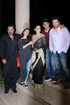 Sanjay Dutt celebrates ‘Bhoomi’ completion with team