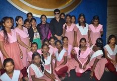 Anandaraj Arranges Dhilluku Dhuddu Special Show for Childrens