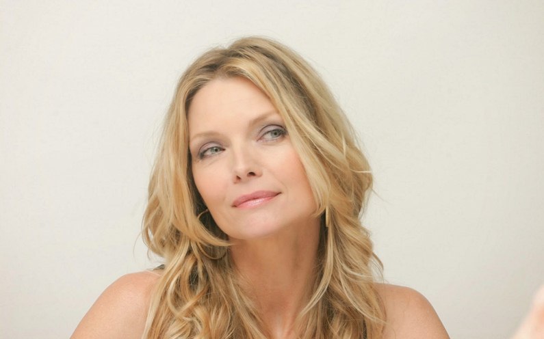 Michelle Pfeiffer may join Jolie in 'Maleficent 2'