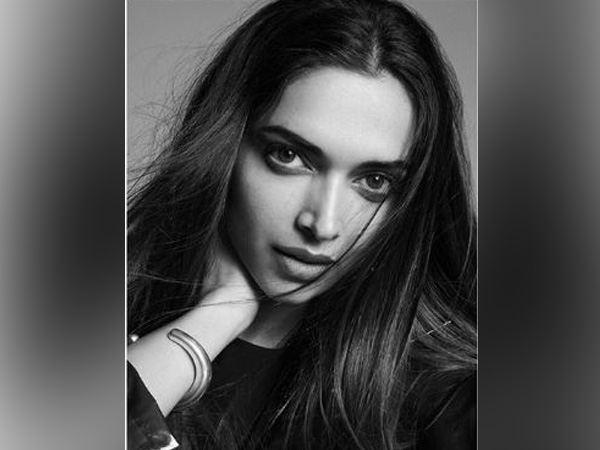 Deepika drools over Ranveer's latest Insta post