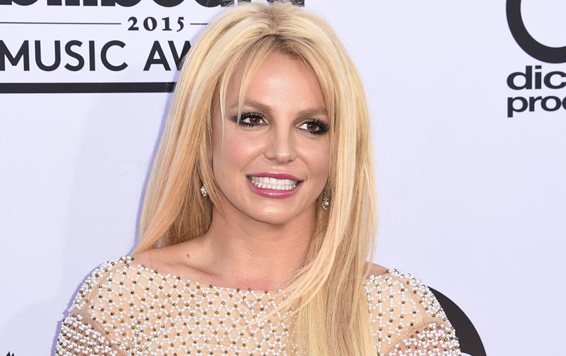 Britney Spears, beau growing 'stronger together'