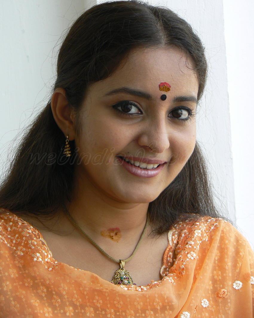 sthreedhanam actress name